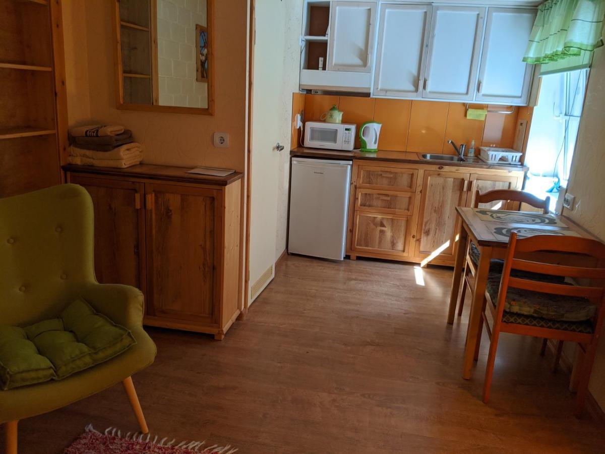 Paerna Guesthouse & Apartments 쿠레사아레 외부 사진