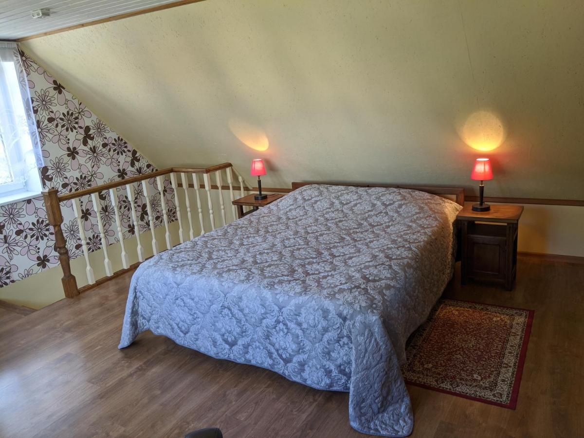 Paerna Guesthouse & Apartments 쿠레사아레 외부 사진