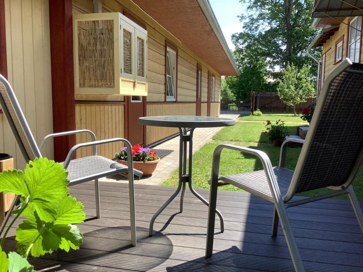 Paerna Guesthouse & Apartments 쿠레사아레 외부 사진