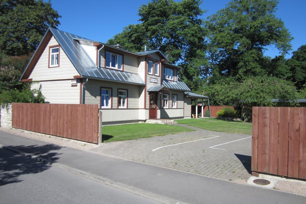 Paerna Guesthouse & Apartments 쿠레사아레 객실 사진