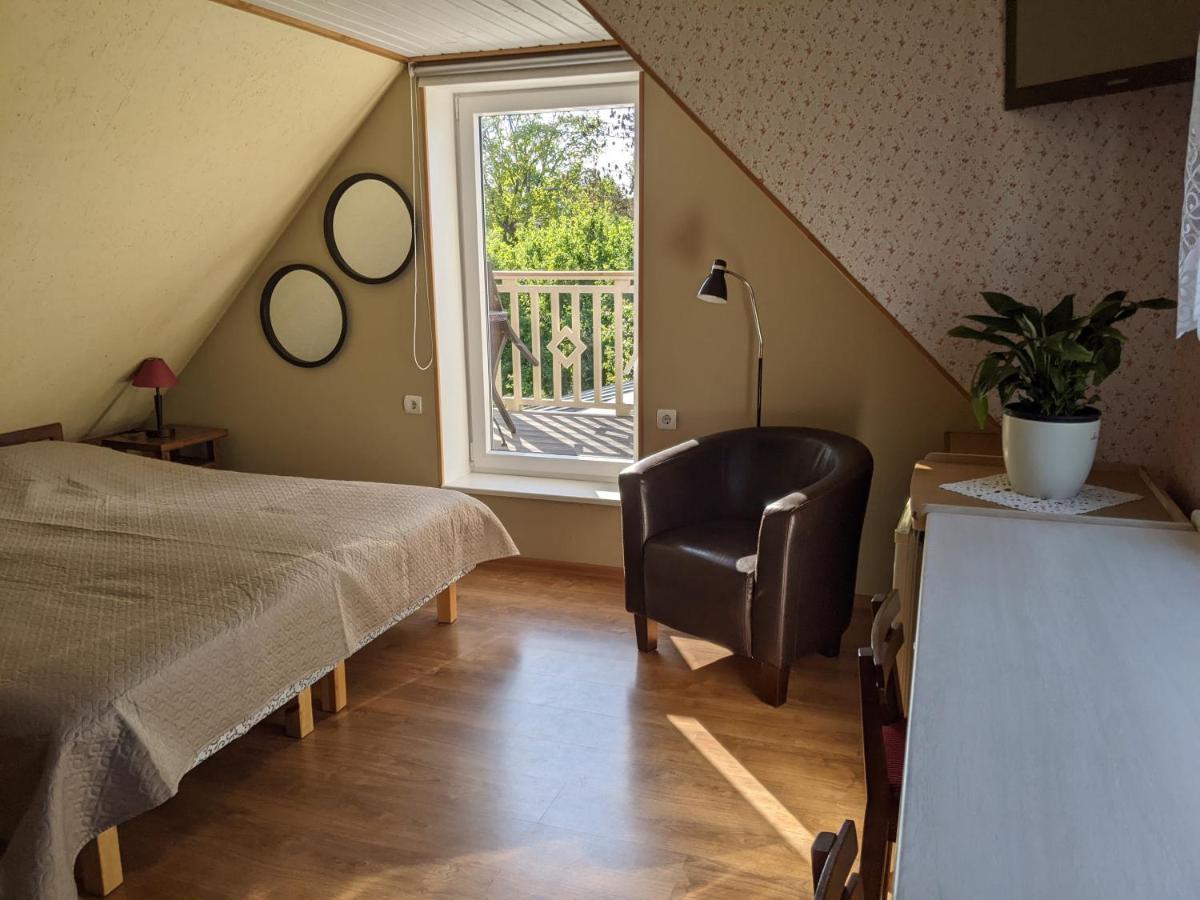 Paerna Guesthouse & Apartments 쿠레사아레 외부 사진