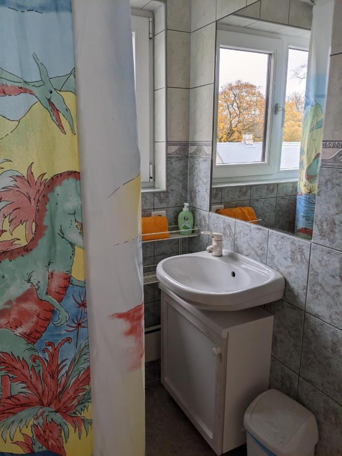 Paerna Guesthouse & Apartments 쿠레사아레 외부 사진