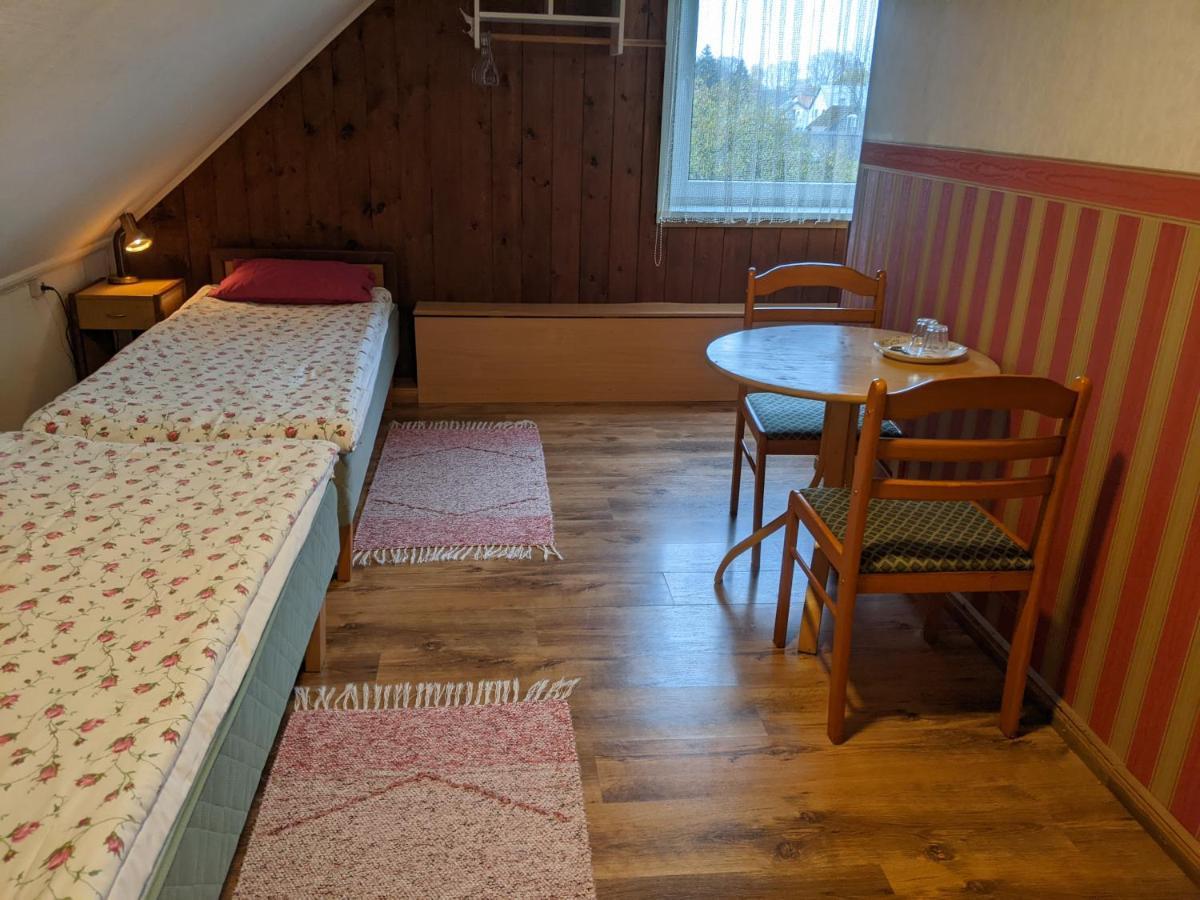Paerna Guesthouse & Apartments 쿠레사아레 외부 사진