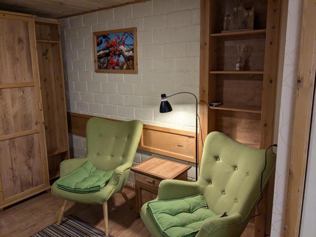Paerna Guesthouse & Apartments 쿠레사아레 외부 사진