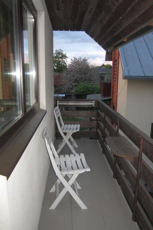 Paerna Guesthouse & Apartments 쿠레사아레 외부 사진