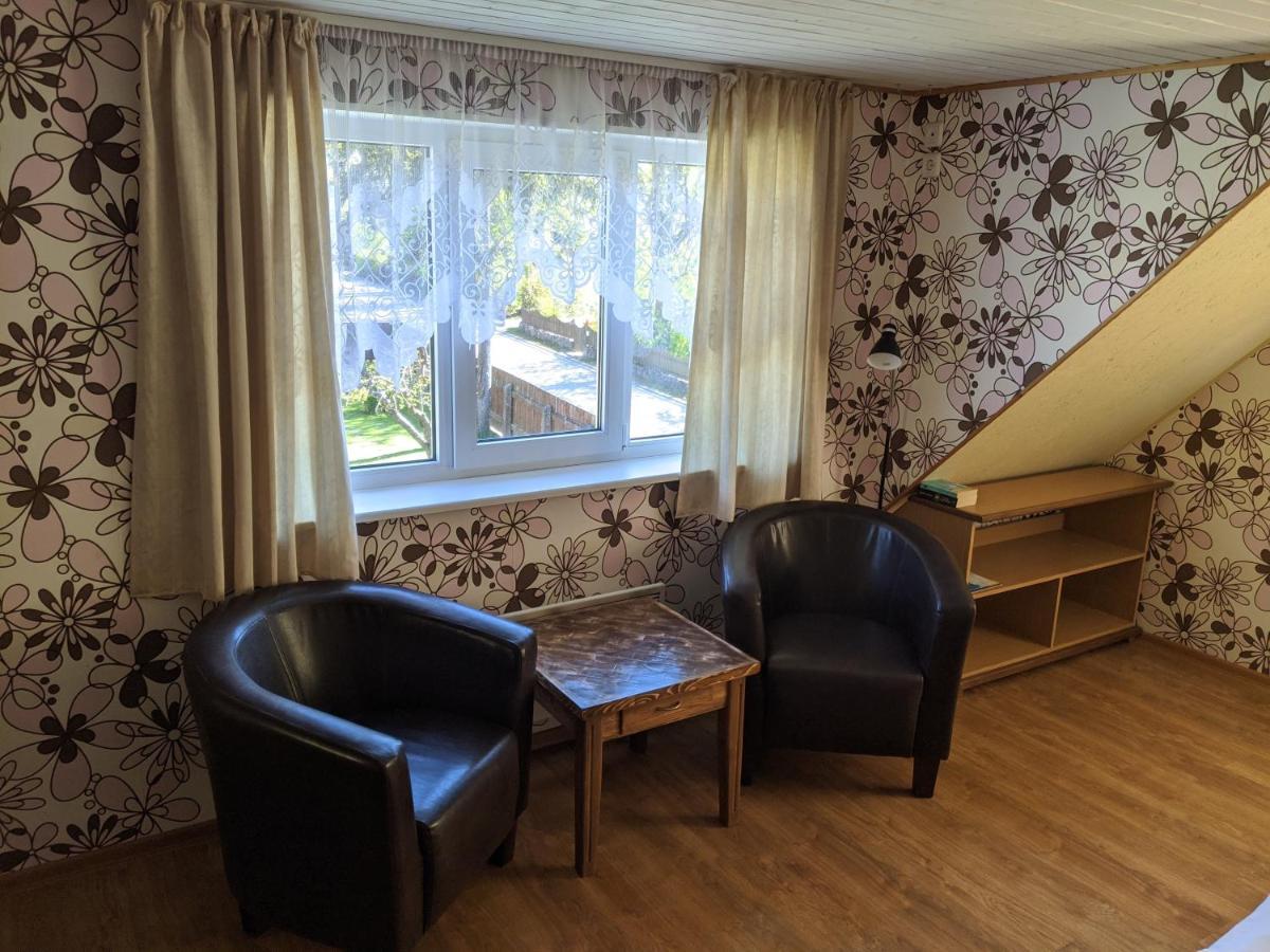 Paerna Guesthouse & Apartments 쿠레사아레 외부 사진